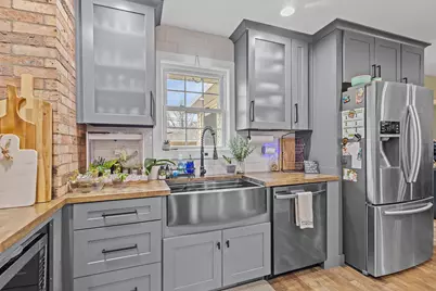 9320 Parkway Drive, Highland, IN 46322 - Photo 11