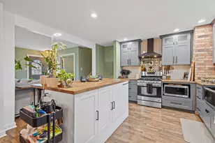 9320 Parkway Dr, Highland, IN 46322 - Photo 15