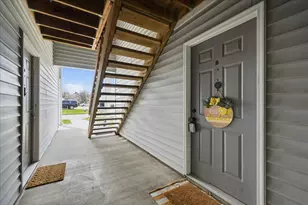 1079 Millpond Rd, Valparaiso, IN 46385 - Photo 3