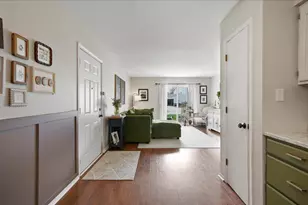 1079 Millpond Rd, Valparaiso, IN 46385 - Photo 9