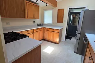 202 Randle St, Valparaiso, IN 46383 - Photo 5