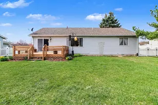 702 Admiral Dr, Chesterton, IN 46304 - Photo 17