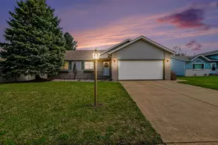 702 Admiral Dr, Chesterton, IN 46304 - Photo 1