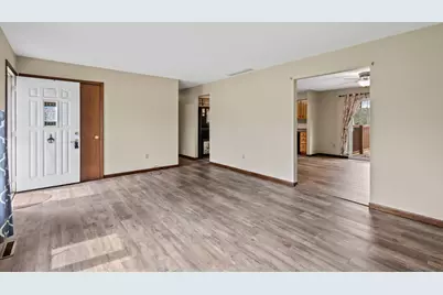 4720 E 1040 N, Demotte, IN 46310 - Photo 3