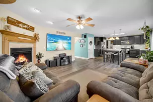 608 Dakota Dr, Lowell, IN 46356 - Photo 5