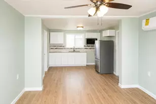 307 S East St, Knox, IN 46534 - Photo 7