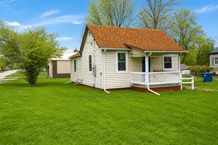 307 S East St, Knox, IN 46534 - Photo 3