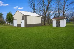 307 S East St, Knox, IN 46534 - Photo 5