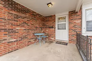 303 Somerset Dr, Valparaiso, IN 46383 - Photo 3