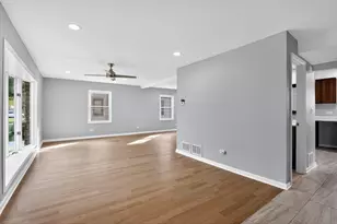 8318 Howard Ave, Munster, IN 46321 - Photo 15