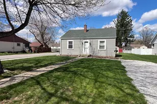 828 W Grove St, Rensselaer, IN 47978 - Photo 3