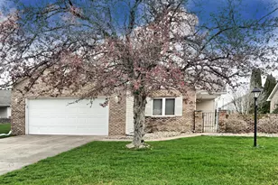 192 Heather Ln, Hobart, IN 46342 - Photo 1