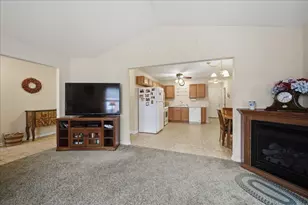 352 W 43rd Ct, Griffith, IN 46319 - Photo 5