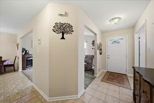 352 W 43rd Ct, Griffith, IN 46319 - Photo 3