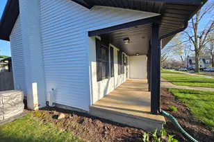 506 Locust St, Valparaiso, IN 46383 - Photo 3