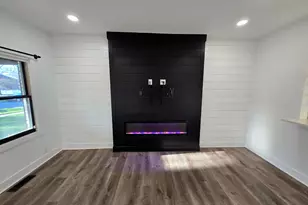 506 Locust St, Valparaiso, IN 46383 - Photo 5