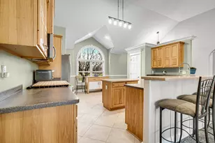 2153 Sweet Briar Ln, Valparaiso, IN 46385 - Photo 9