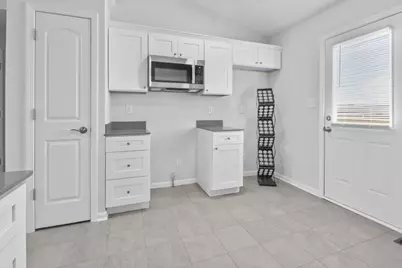3029 W 82nd Place, Merrillville, IN 46410 - Photo 5