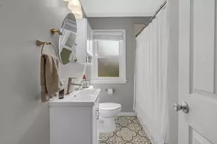 8345 Walnut Dr, Munster, IN 46321 - Photo 9