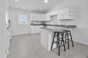 3033 W 82nd Pl, Merrillville, IN 46410 - Photo 5