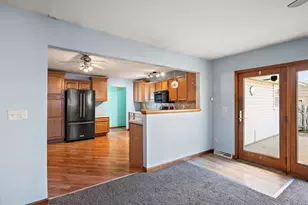 9542 Roosevelt Pl, Crown Point, IN 46307 - Photo 5