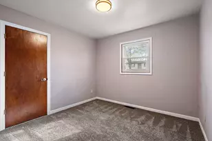 9542 Roosevelt Pl, Crown Point, IN 46307 - Photo 11