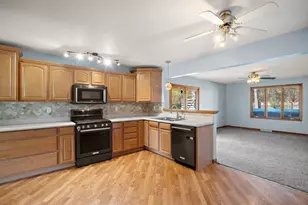 9542 Roosevelt Pl, Crown Point, IN 46307 - Photo 3