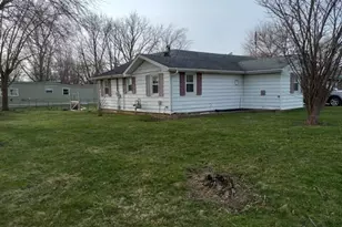 227 S Benton St, Millersburg, IN 46543 - Photo 3