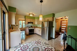 1752 Greenview St, Valparaiso, IN 46383 - Photo 5