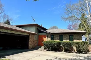 1752 Greenview St, Valparaiso, IN 46383 - Photo 1