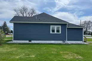 204 N Columbia St, Francesville, IN 47946 - Photo 5