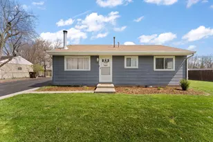 5404 Smilax Ln, Valparaiso, IN 46383 - Photo 1