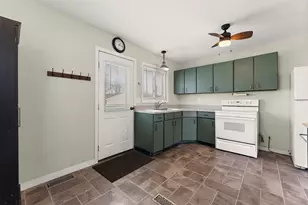 5404 Smilax Ln, Valparaiso, IN 46383 - Photo 9