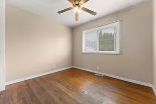 5404 Smilax Ln, Valparaiso, IN 46383 - Photo 13