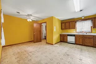 950 Blue Jay Way, Dyer, IN 46311 - Photo 9