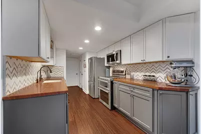 607 Weatherwood Lane, Valparaiso, IN 46383 - Photo 7