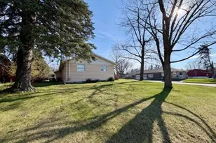 1806 Beulah Vista Blvd, Valparaiso, IN 46383 - Photo 3