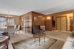 279 W Robbie Ln, Valparaiso, IN 46385 - Photo 9