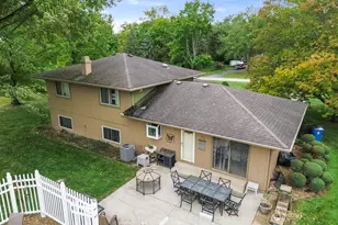 279 W Robbie Ln, Valparaiso, IN 46385 - Photo 5