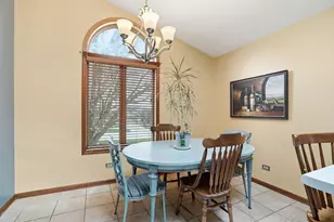 6325 W 89th Ave, Crown Point, IN 46307 - Photo 9