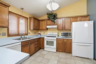 6325 W 89th Avenue, Crown Point, IN 46307 - Photo 11