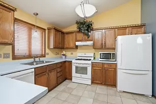 6325 W 89th Ave, Crown Point, IN 46307 - Photo 11