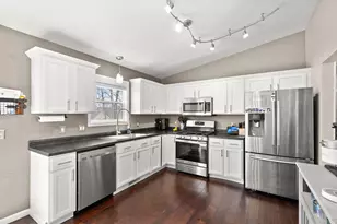 5715 Buttercup Ave, Portage, IN 46368 - Photo 11