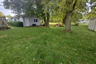 105 W Green St, San Pierre, IN 46374 - Photo 13