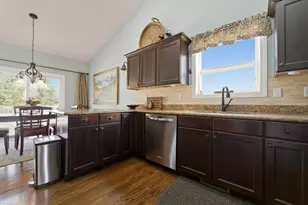 65 Steinbeck Dr, Valparaiso, IN 46383 - Photo 11