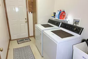 9748 Erie St, Highland, IN 46322 - Photo 11