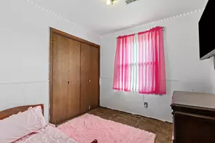 4140 W 73rd Pl, Merrillville, IN 46410 - Photo 9