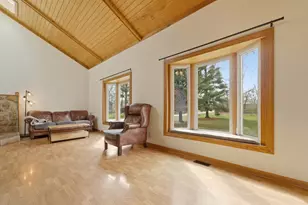 8540 Christopher Dr, Saint John, IN 46373 - Photo 9