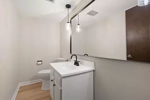 947 Iroquois Dr, Crown Point, IN 46307 - Photo 9