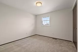 947 Iroquois Dr, Crown Point, IN 46307 - Photo 15